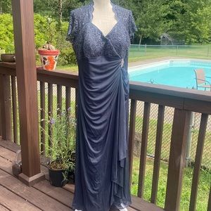 SZ 18W Betsy & Adam Gray/Blue Lace Gown